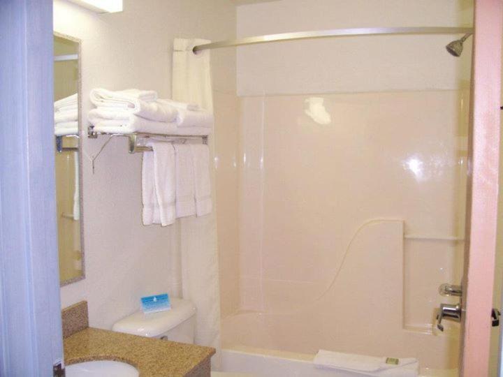 Quality Inn Noblesville-Indianapolis Room photo